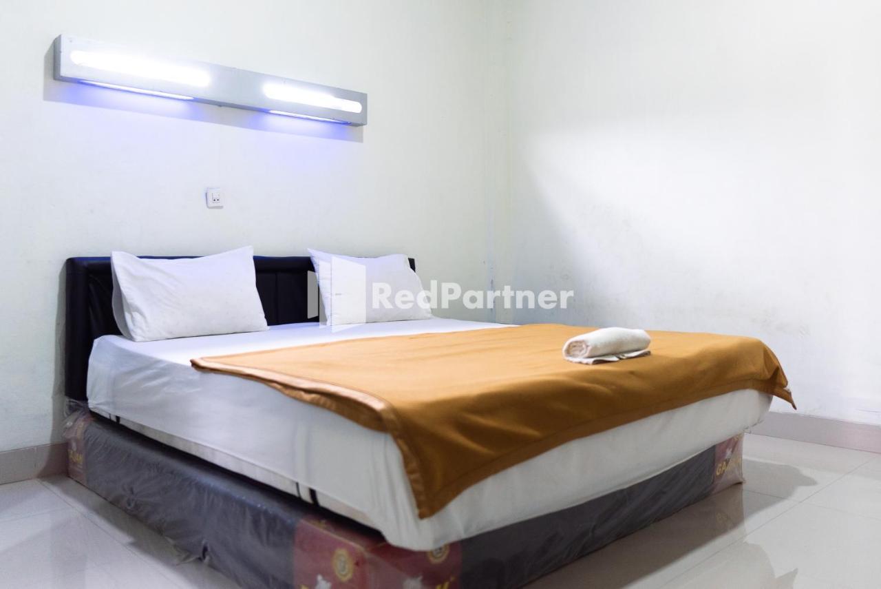 Wisma Aini Syariah Mitra Reddoorz Bandar Lampung Buitenkant foto