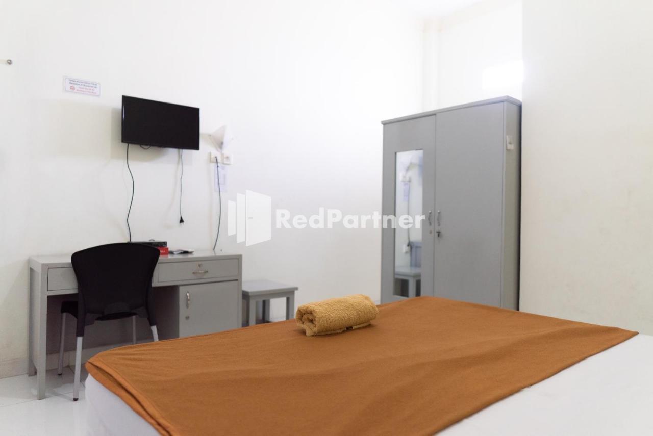 Wisma Aini Syariah Mitra Reddoorz Bandar Lampung Buitenkant foto