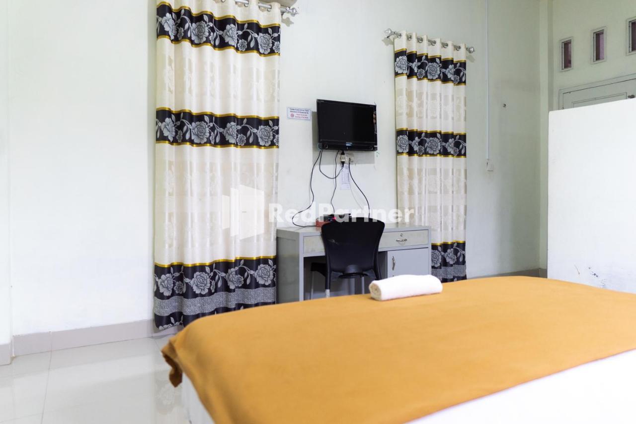 Wisma Aini Syariah Mitra Reddoorz Bandar Lampung Buitenkant foto