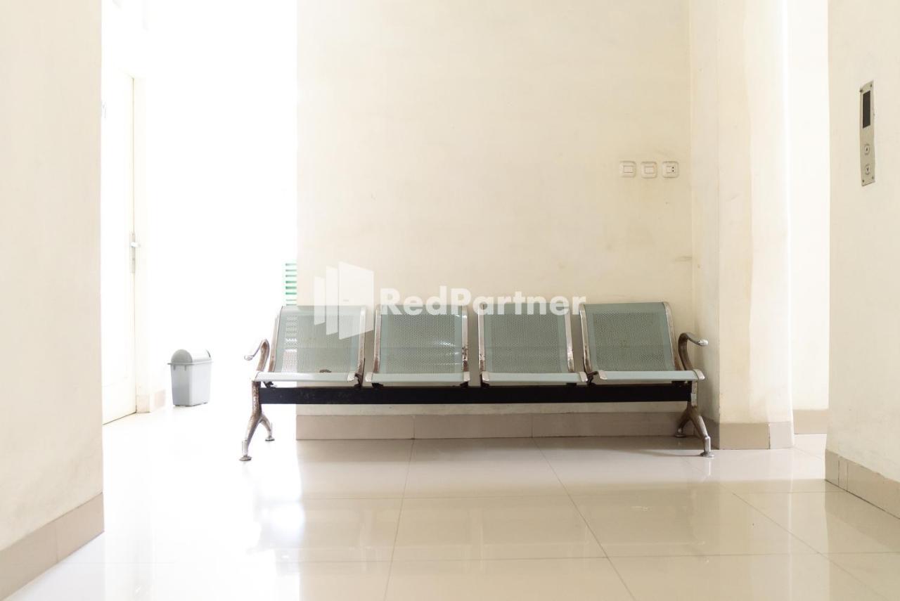 Wisma Aini Syariah Mitra Reddoorz Bandar Lampung Buitenkant foto