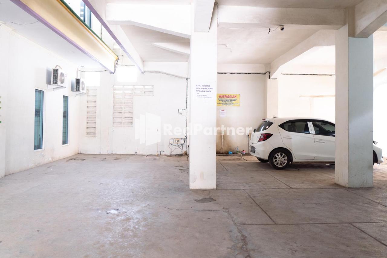 Wisma Aini Syariah Mitra Reddoorz Bandar Lampung Buitenkant foto
