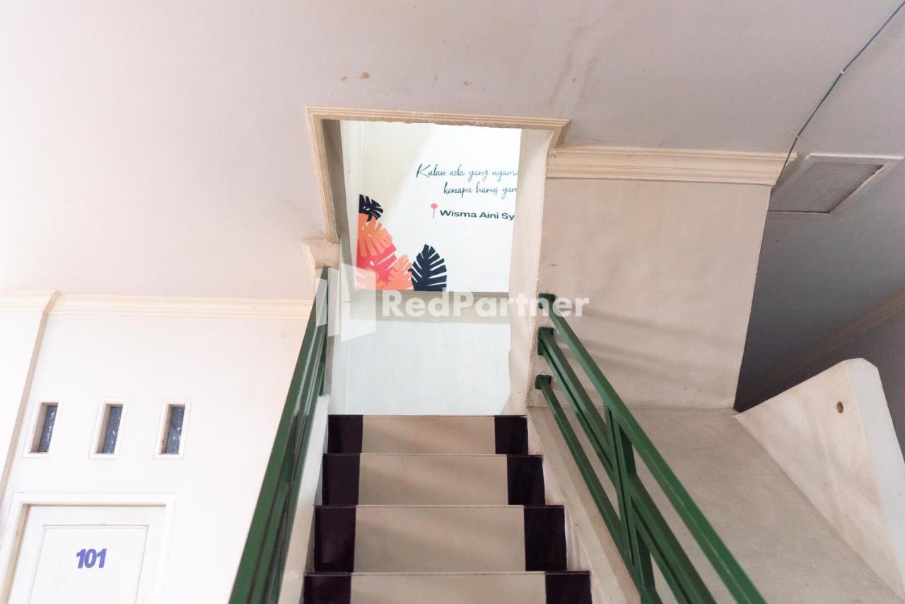 Wisma Aini Syariah Mitra Reddoorz Bandar Lampung Buitenkant foto