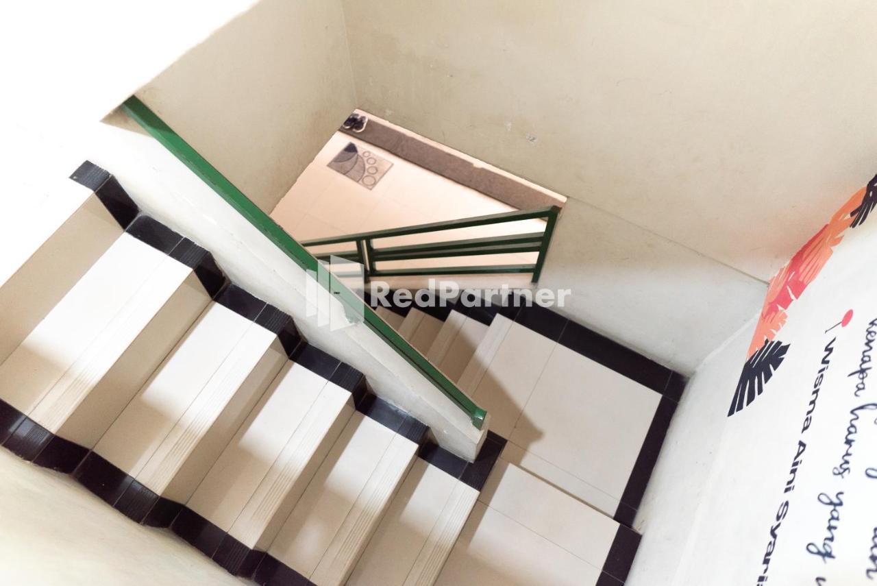 Wisma Aini Syariah Mitra Reddoorz Bandar Lampung Buitenkant foto