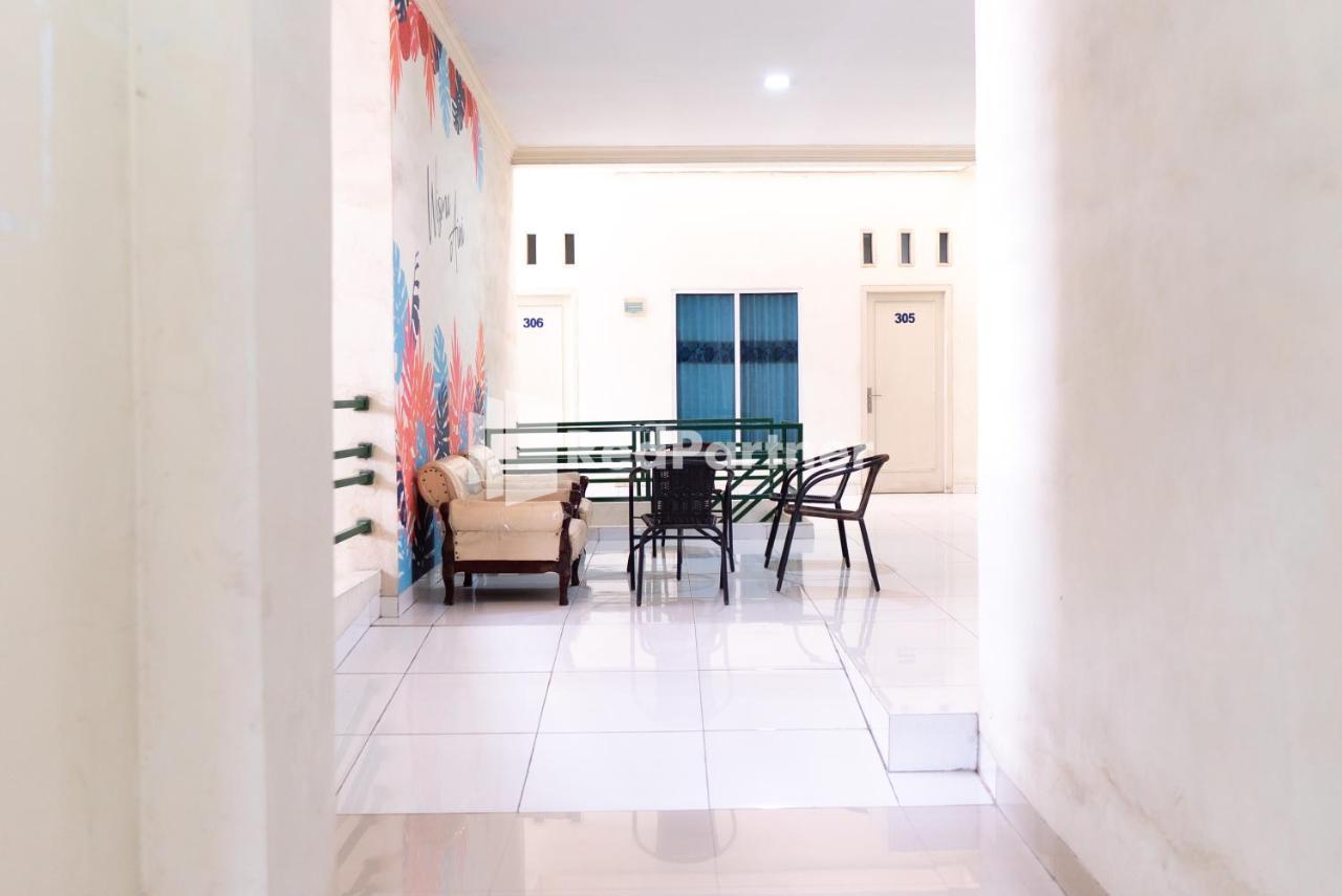 Wisma Aini Syariah Mitra Reddoorz Bandar Lampung Buitenkant foto