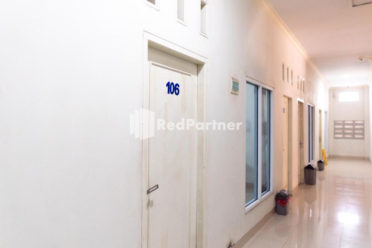 Wisma Aini Syariah Mitra Reddoorz Bandar Lampung Buitenkant foto