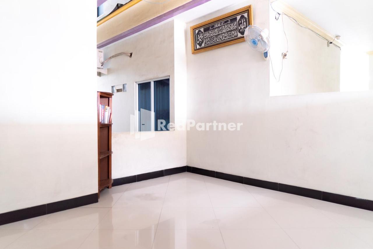 Wisma Aini Syariah Mitra Reddoorz Bandar Lampung Buitenkant foto