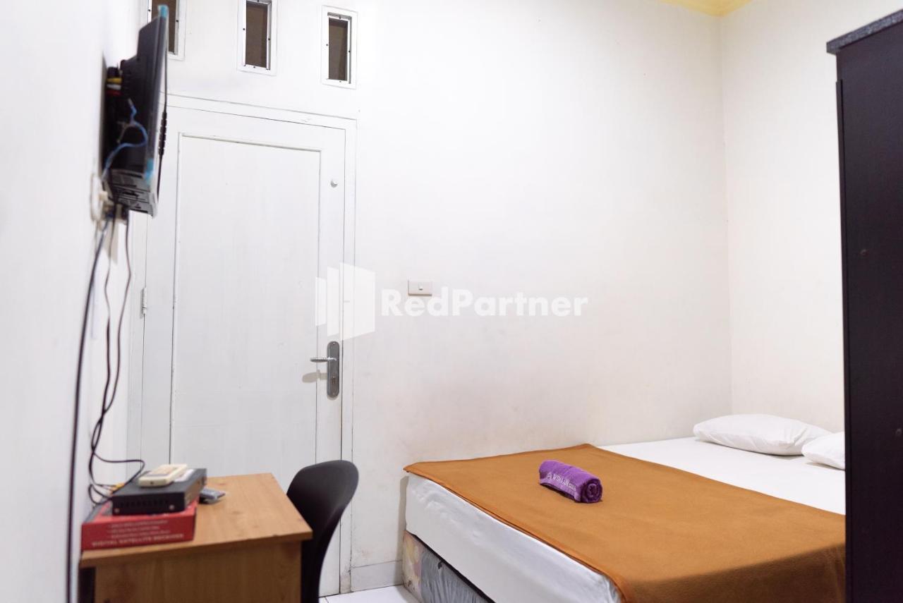 Wisma Aini Syariah Mitra Reddoorz Bandar Lampung Buitenkant foto